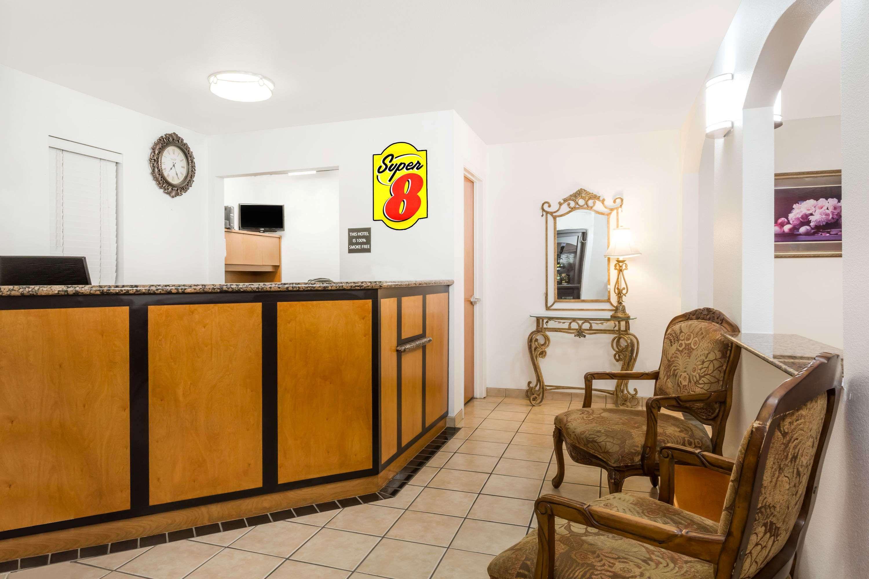 Super 8 By Wyndham Cloverdale Wine Country Экстерьер фото