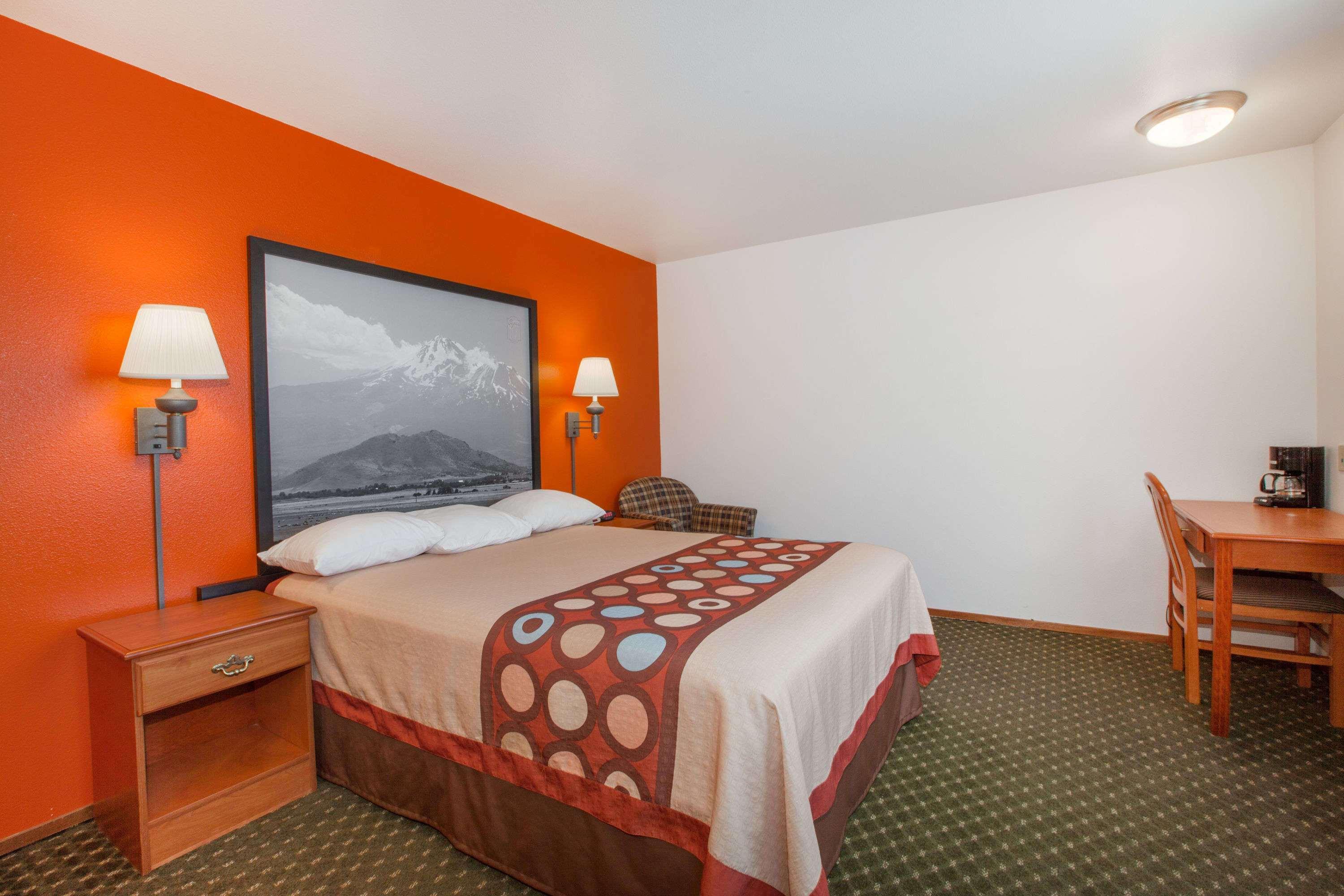 Super 8 By Wyndham Cloverdale Wine Country Экстерьер фото