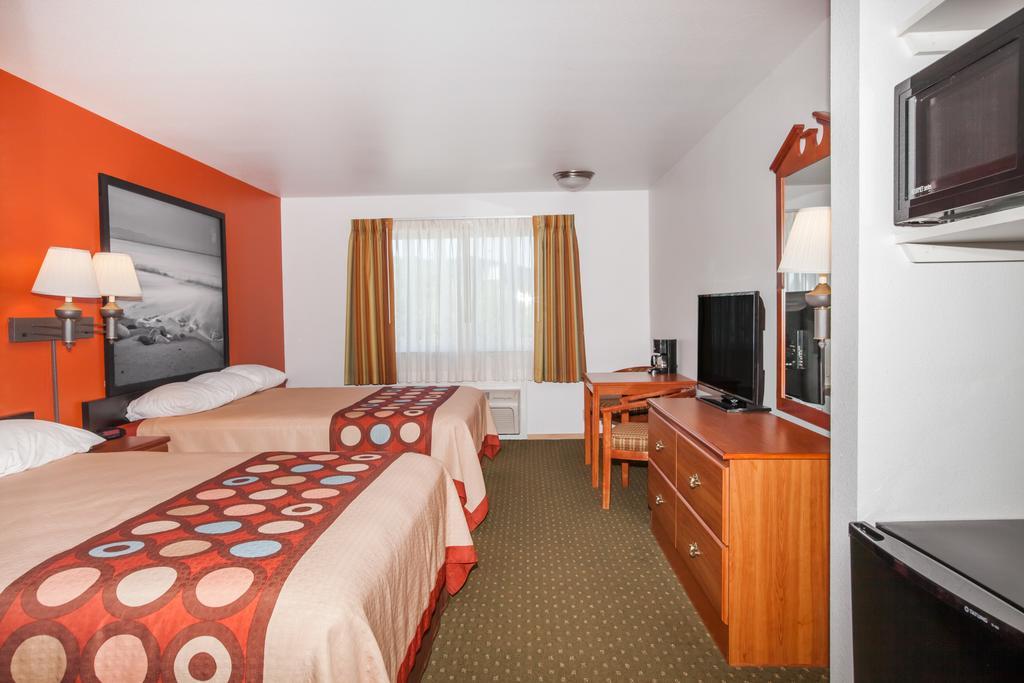 Super 8 By Wyndham Cloverdale Wine Country Экстерьер фото