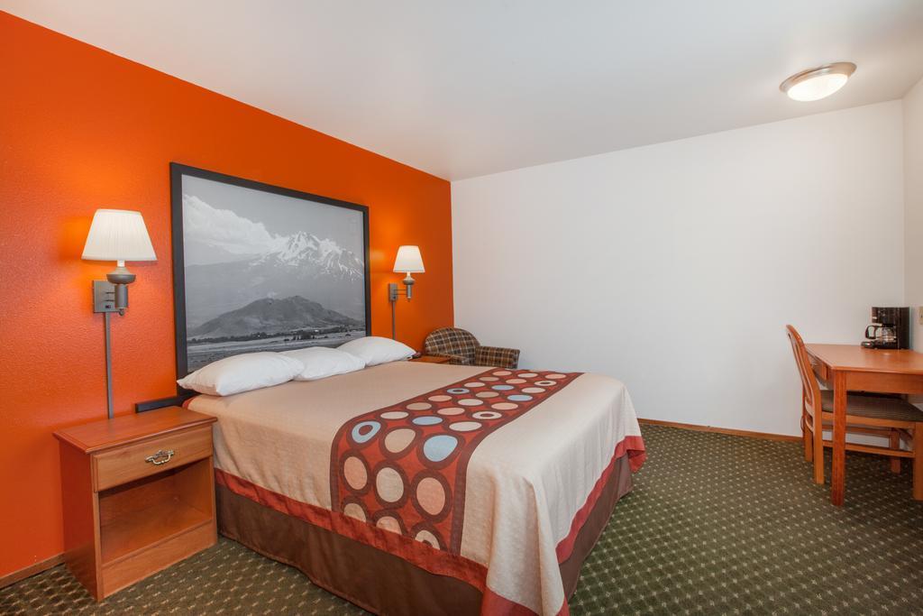 Super 8 By Wyndham Cloverdale Wine Country Экстерьер фото