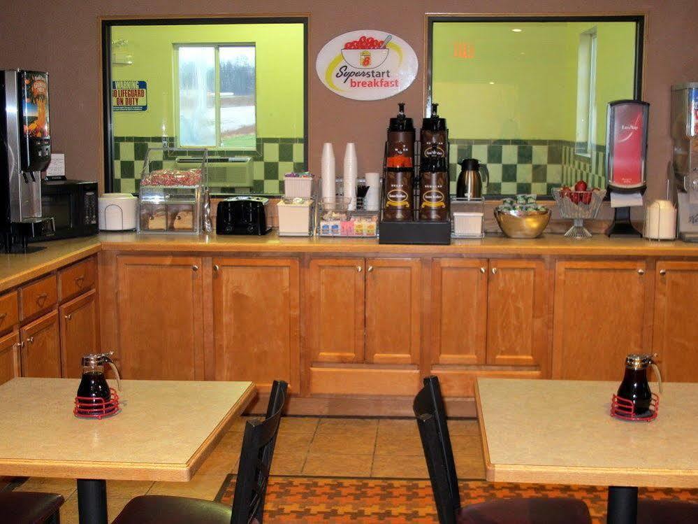 Super 8 By Wyndham Cloverdale Wine Country Экстерьер фото
