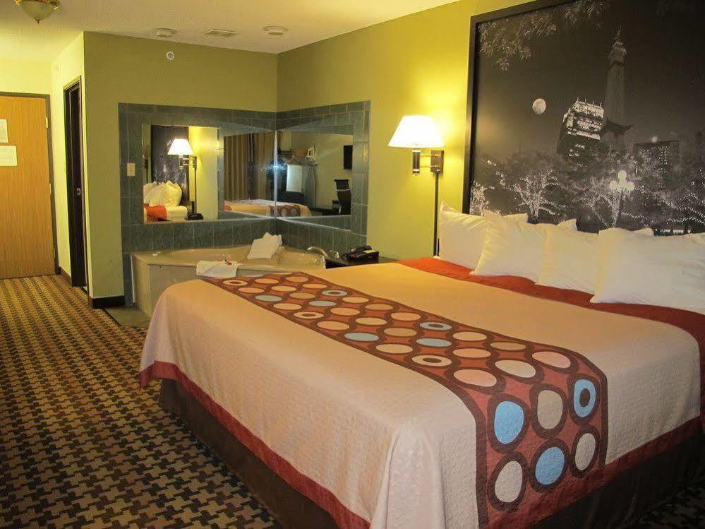 Super 8 By Wyndham Cloverdale Wine Country Экстерьер фото